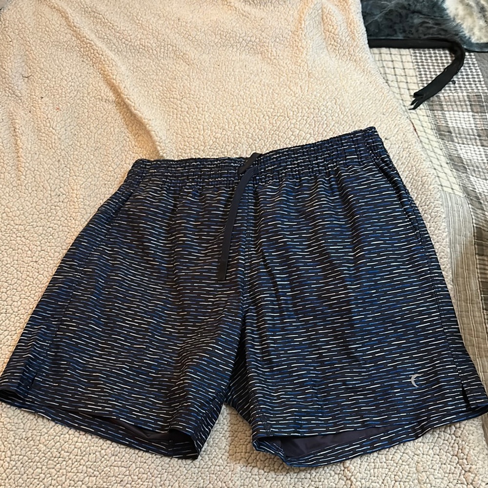 Zyia Men’s Blue Striped Athletic Shorts Size Medium